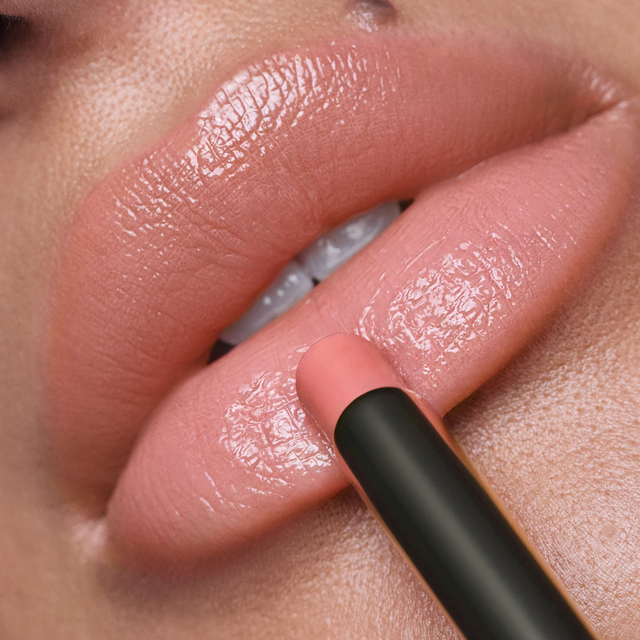medium png 147.50 lip shine stylo